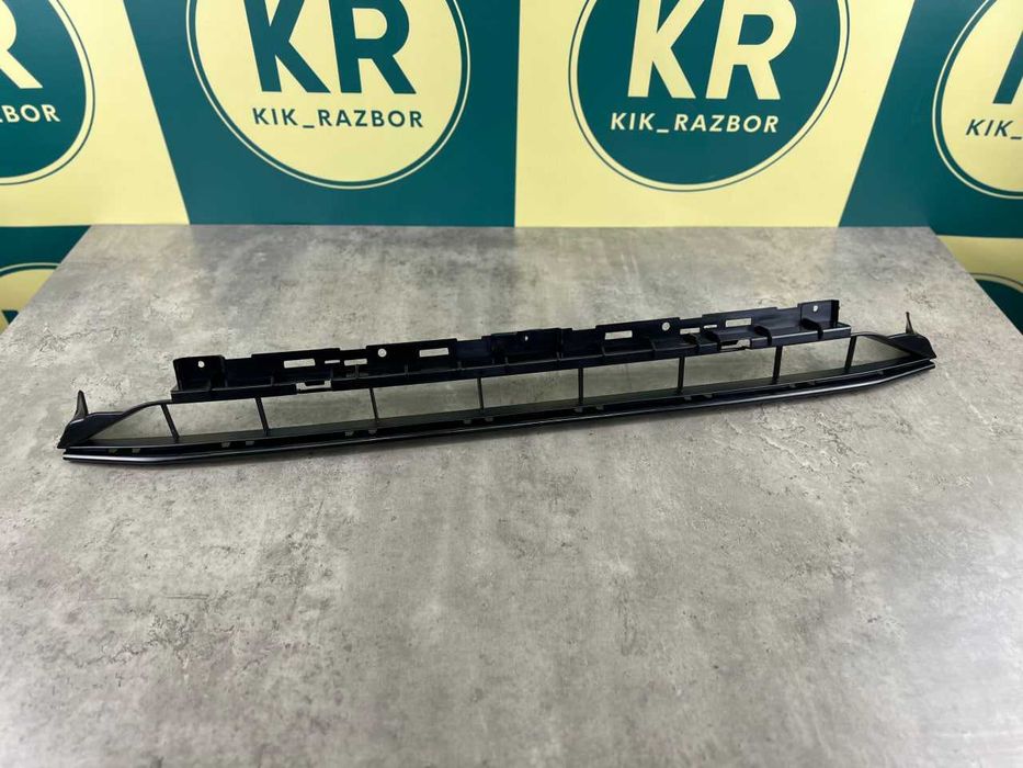 Решітка переднього бампера ( нижня ) - S-Line - AUDI A4 ( B9 )