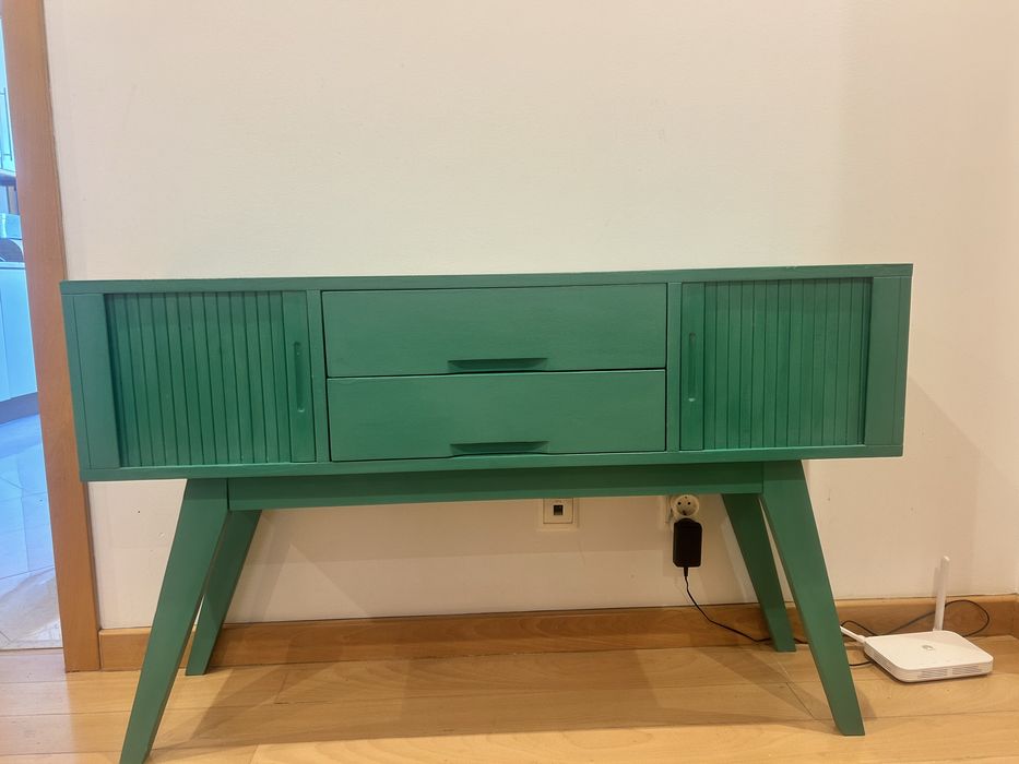 Movel aparador verde
