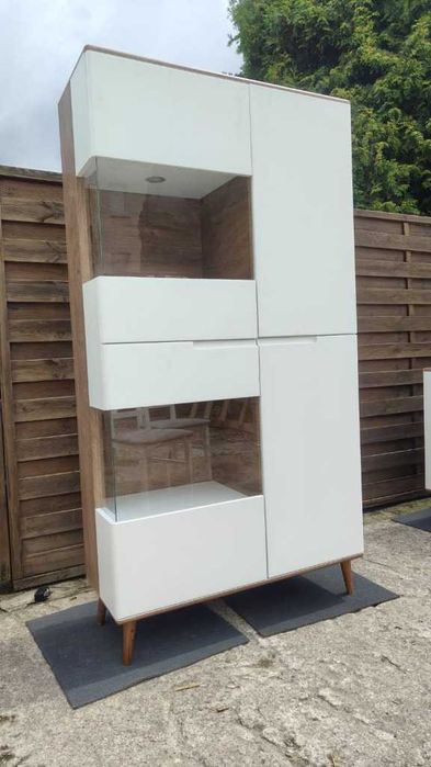 Witryna Vincent Agata Meble biała styl skandynawski + oświetlenie LED