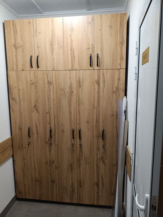 Меблі офісні корпусні