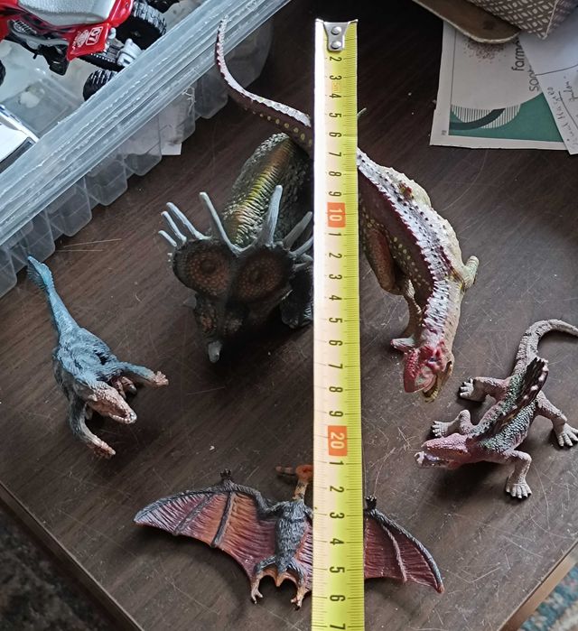 5 Dinossauros de brincar ou coleção