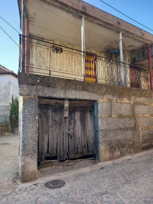 Casa antiga para recuperar