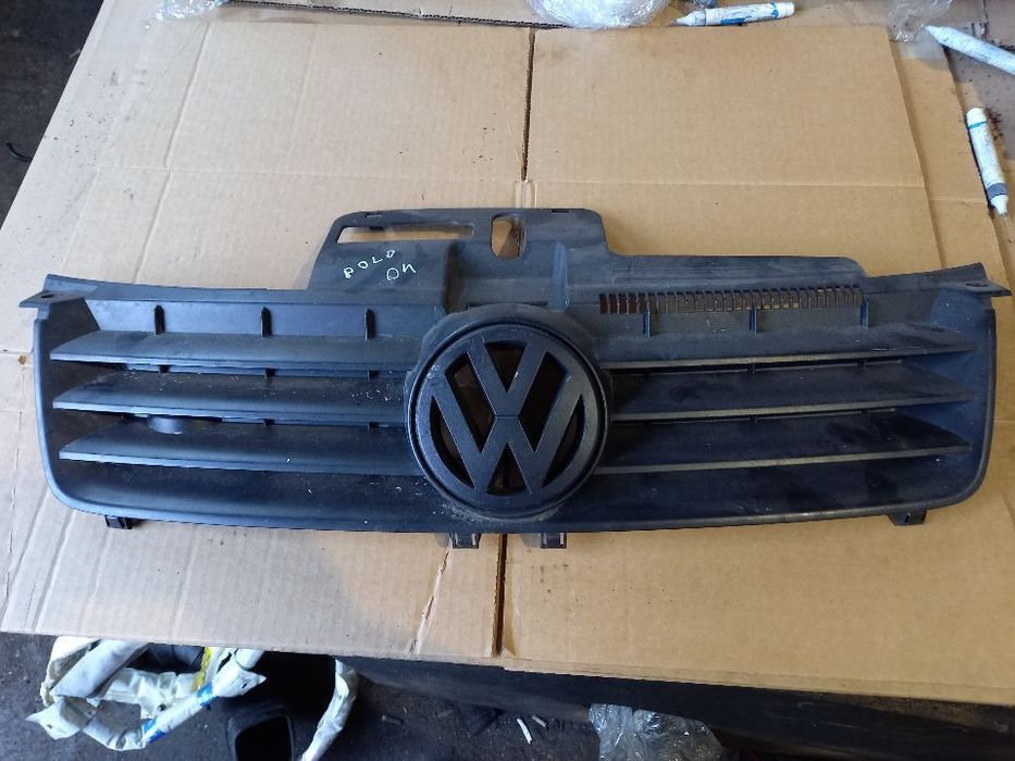 Atrapa grill znaczek VW Polo 9N 6Q0853651C