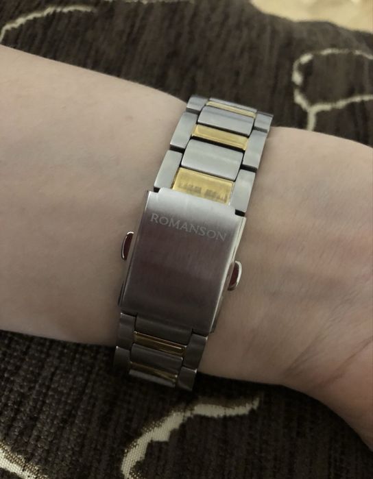 Кварцовий годинник Romanson