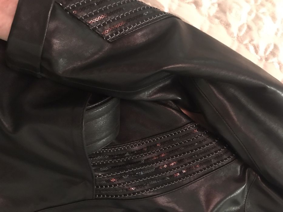 Продам шкіряний плащ