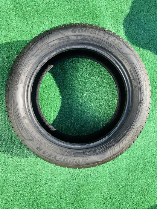Opona wielosezonowa GoodYear Vector 4 Seasons 205/55/16