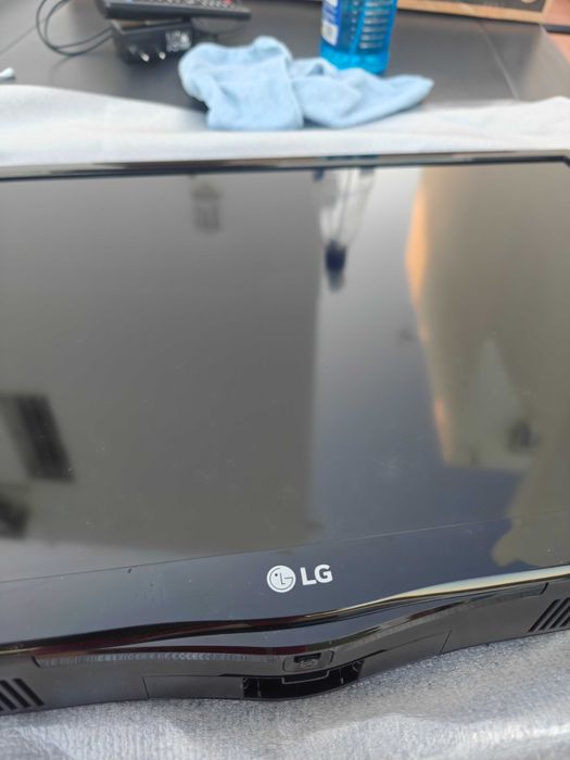 TV LG 60cm 24 inches 24MT48DF