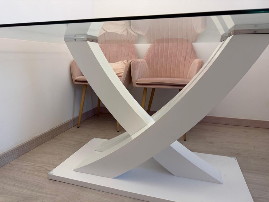 Mesa de jantar em vidro