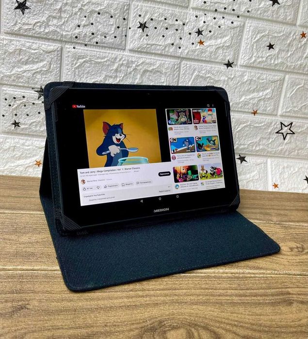 Планшет 10 дюймів 32 ГБ (+ чохол книжка)