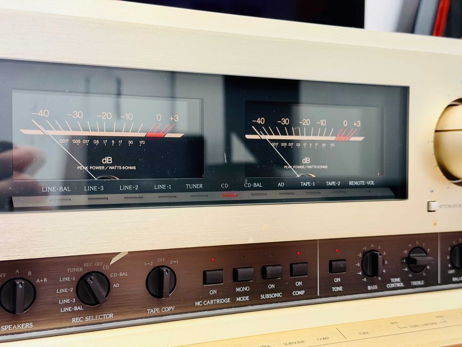 Accuphase E-405 — последний тёплый Accuphase до эпохи аналитики, 1989, 170 Вт пред+мощник | Япония, идеал 10 из 10, MM/MC, пульт