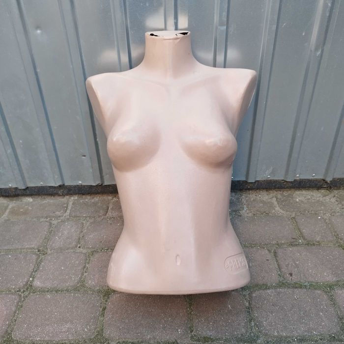 Manekin damski, popiersie