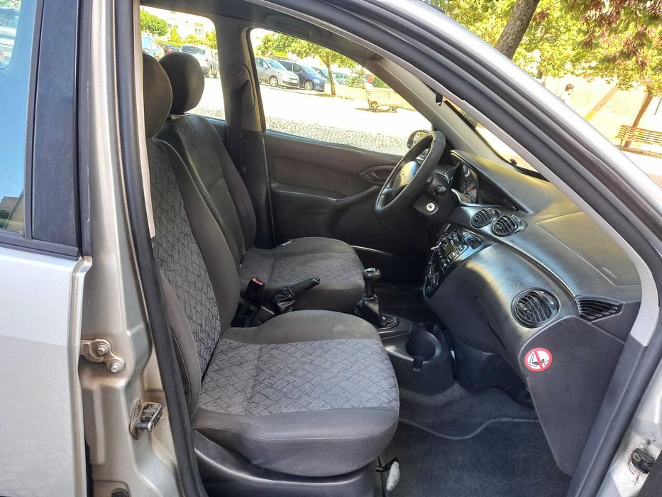 Ford focus 1.4 16v full estras