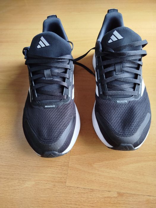 Tênis corrida adidas