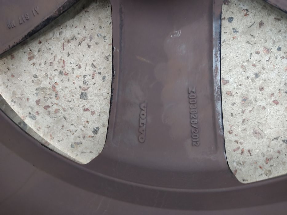 Диск легкосплавний Volvo XC40