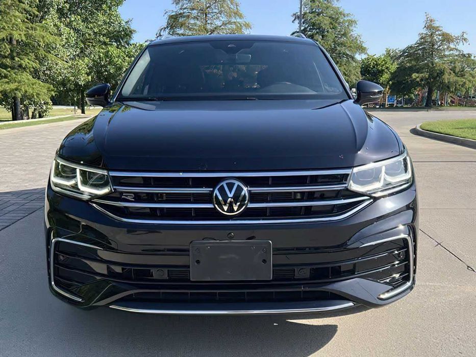 Volkswagen Tiguan SEL R-Line 4Motion      2024
