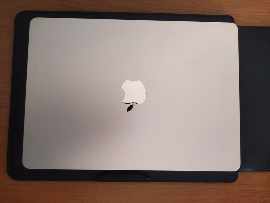 MacBook Air M4 13” 16GB RAM,  256GB SSD – Excelente Estado