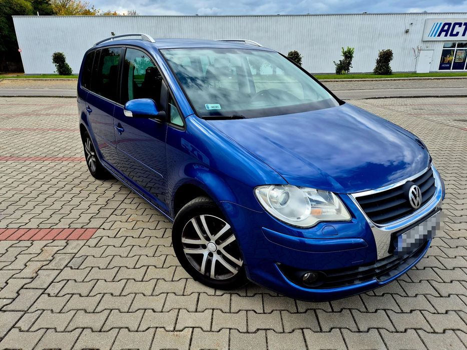 Volkswagen Touran 1.6Mpi Klimatronik Parktronik Grzane fotele Bezwypadkowy