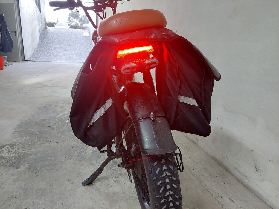 Bicicleta elétrica Emoko c93 1000W 50km/h