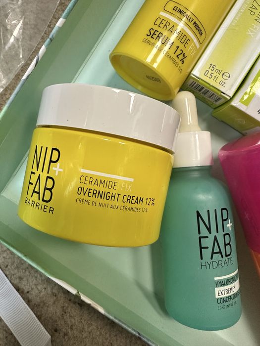 Zestaw kosmetykow do pielegnacji twarzy