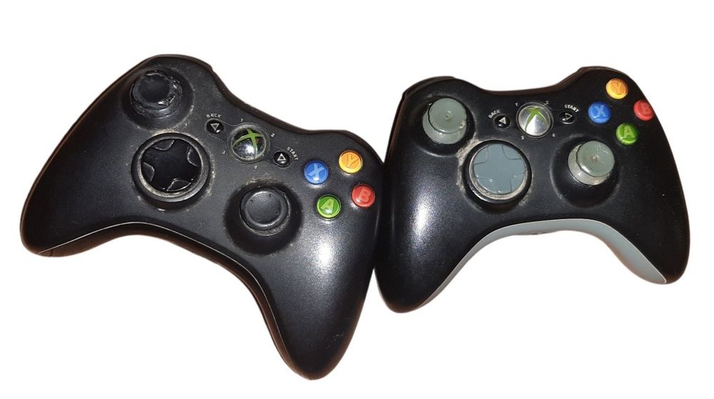 Xbox 360 S 250 GB + 2 pady + 39 gier + komplet okablowania.