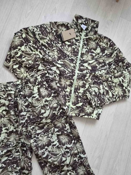 Костюм женский Nike. HM7285 701 розмір S.