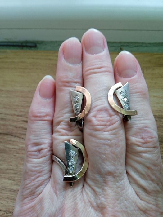 Продам женский набор серебро с пластинами золота.