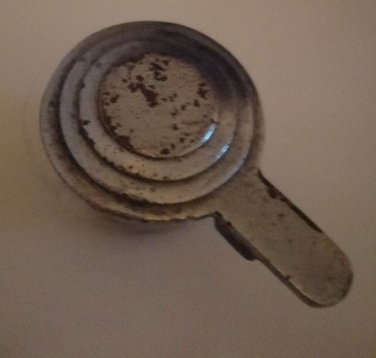 Medidor de tabaco antigo