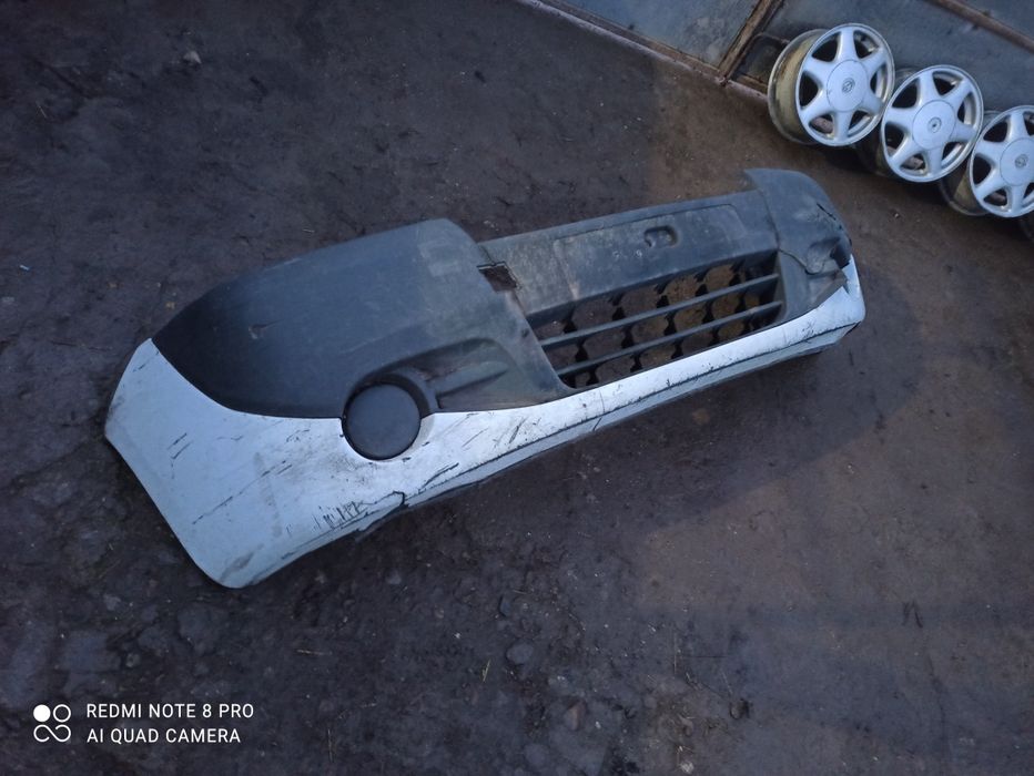 Бампер Opel Vivaro Passenger