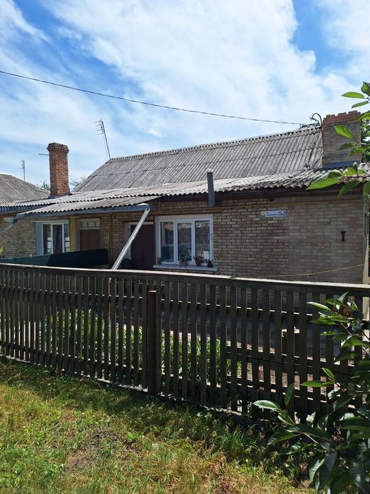 Продам частину будинку вул. Соборності