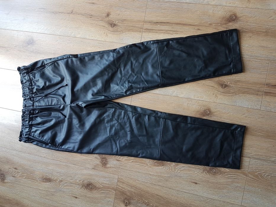 XS 34 edc Esprit spodnie damskie skórzane lateksowe czarne wysoki stan