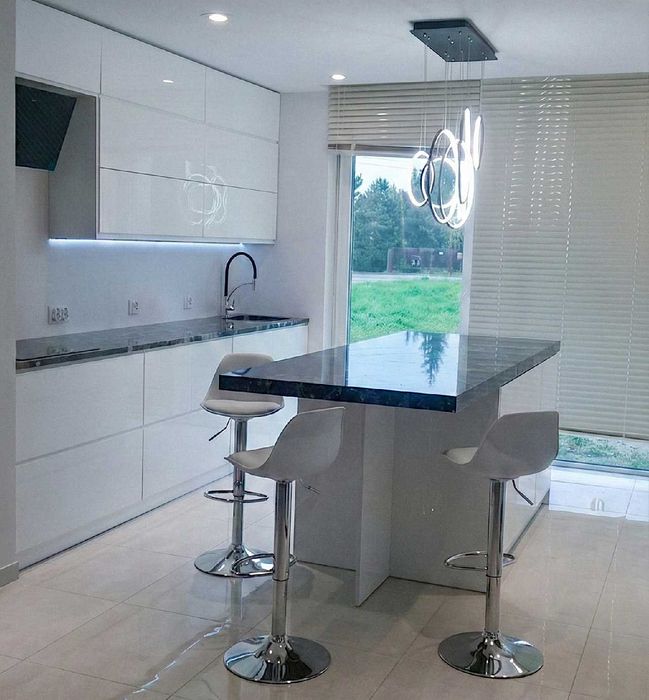 Kuchnie na Wymiar | Meble | Szafy Wnękowe | Garderoby - STOLARZ