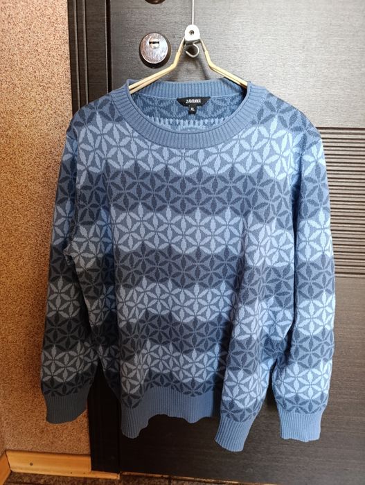 Продам светр жіночий.