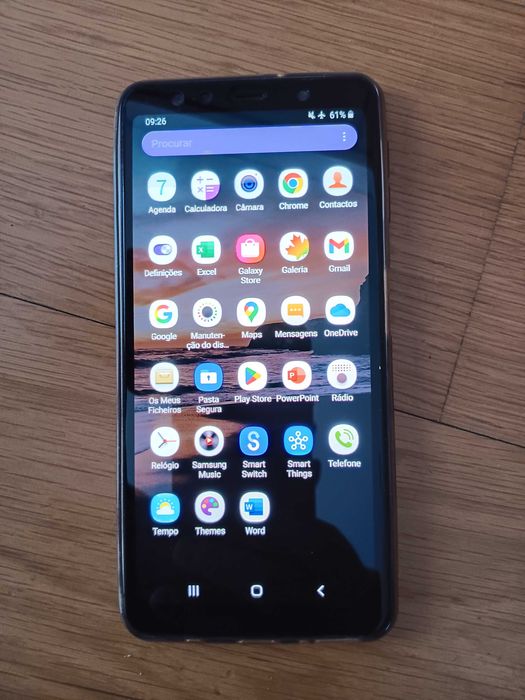 Telemóvel Samsung A7 prateado