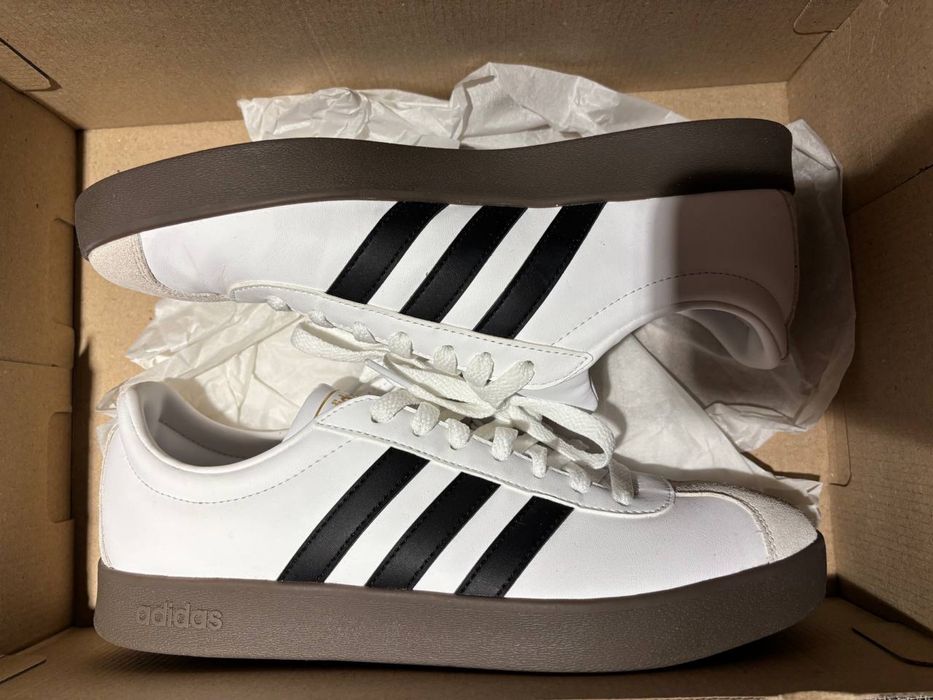 Кроссовки adidas