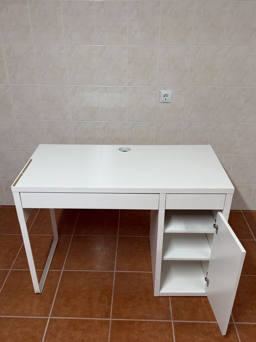 Secretaria “MICKE” IKEA