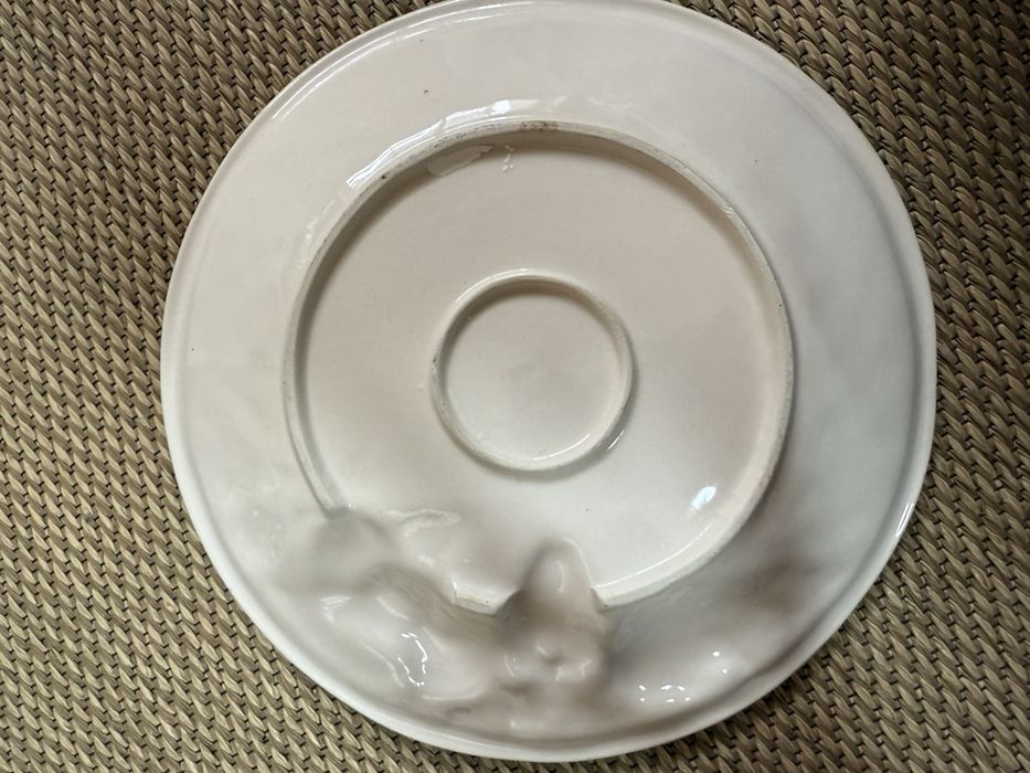 Set of antique tableware431393923557632002