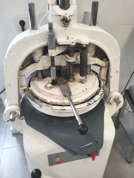 Divisora de pão usada