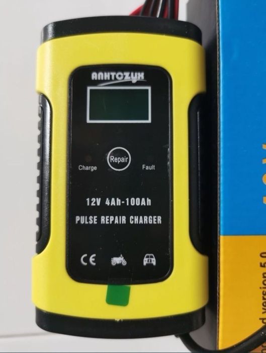 Carregador de Baterias 12V Auto / Moto / Mota ( NOVO )