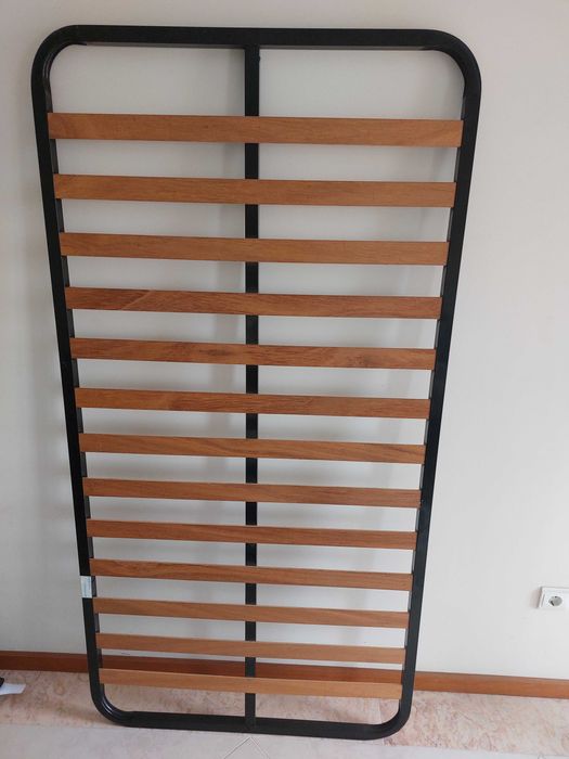 Estrado de cama de solteiro