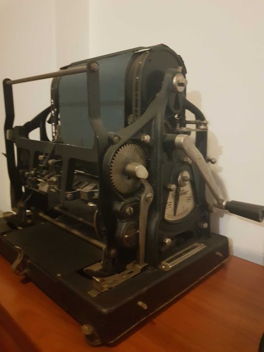 Mimeógrafo antigo