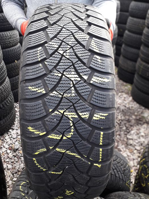 Opona Używana Zimowa 205/60R15 RACEALONE SNOWAY I 1szt