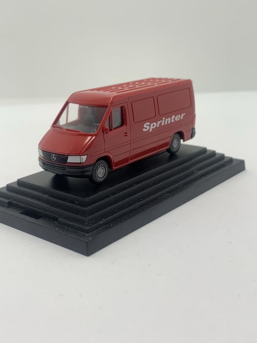 Mercedes Sprinter da Wiking escala 1/87