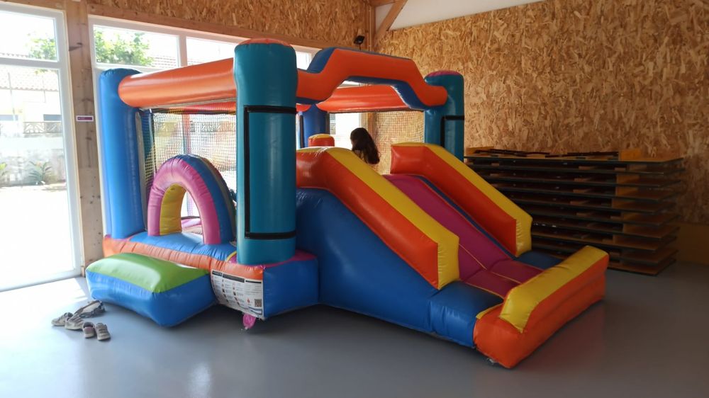 Aluguer de insufláveis e serviços de animação low-cost