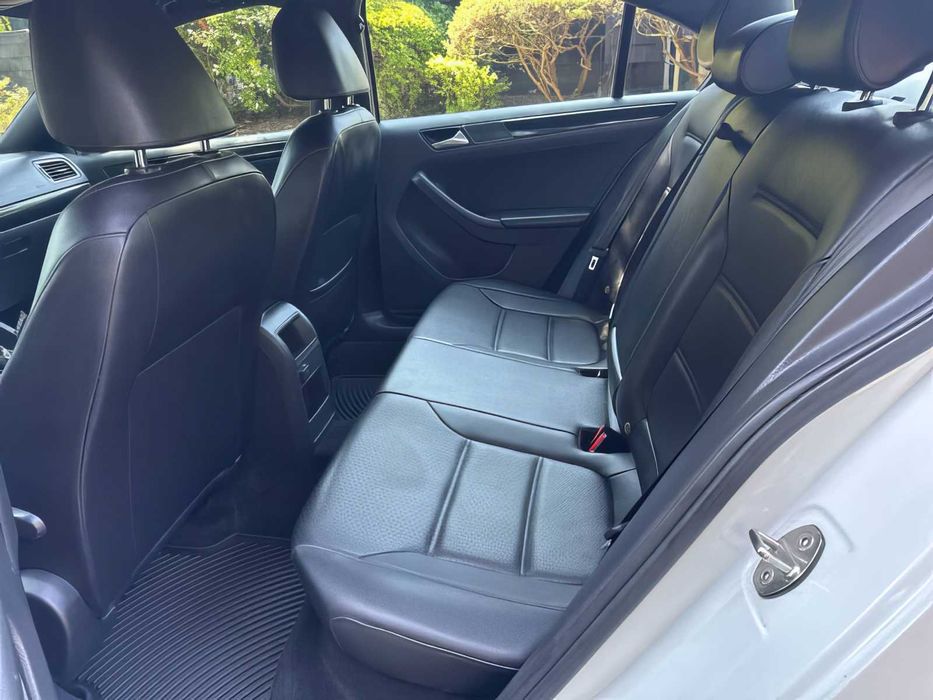 Volkswagen Jetta      2018