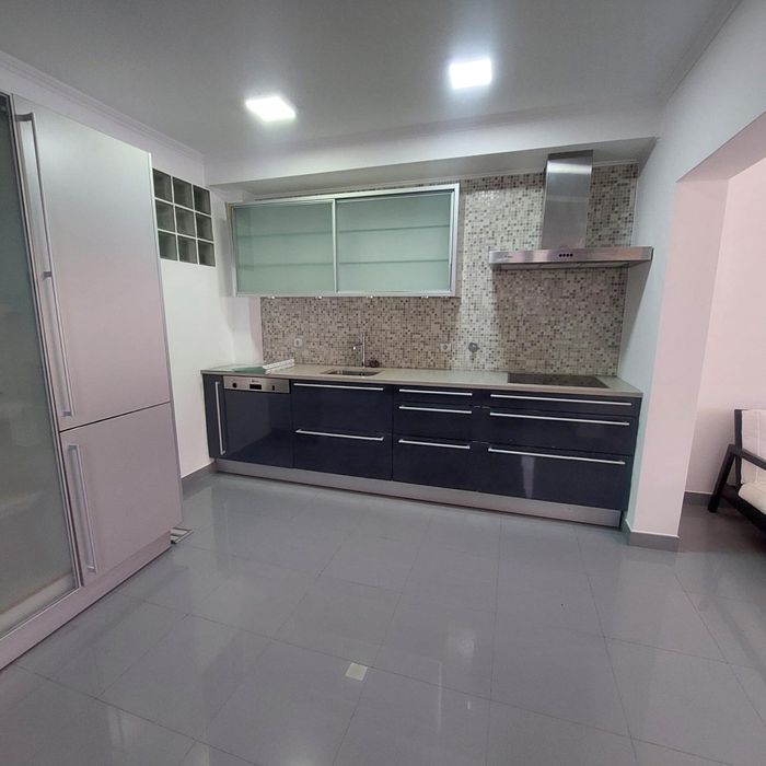 Apartamento T4 totalmente renovado