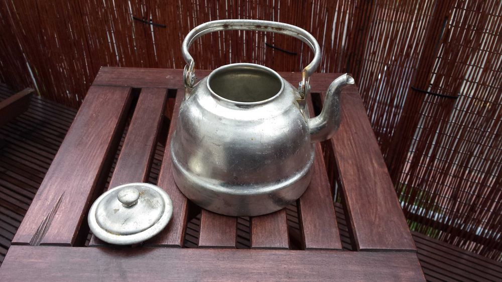 Stary czajnik aluminiowy retro vintage