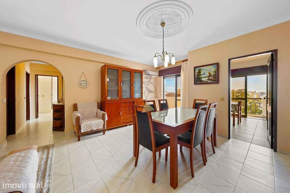 Apartamento T2 virado a Sul , com Garagem na Vila Rosa - Portimão