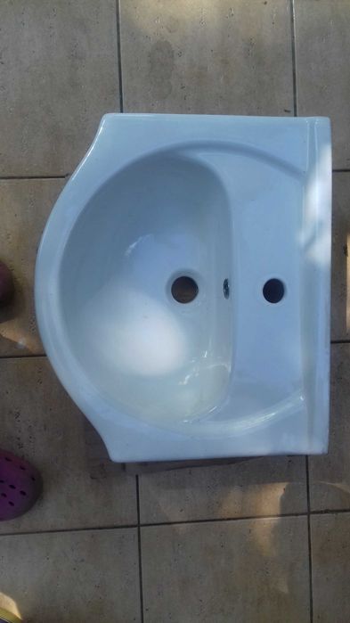Sprzedam umywalkę ceramiczną