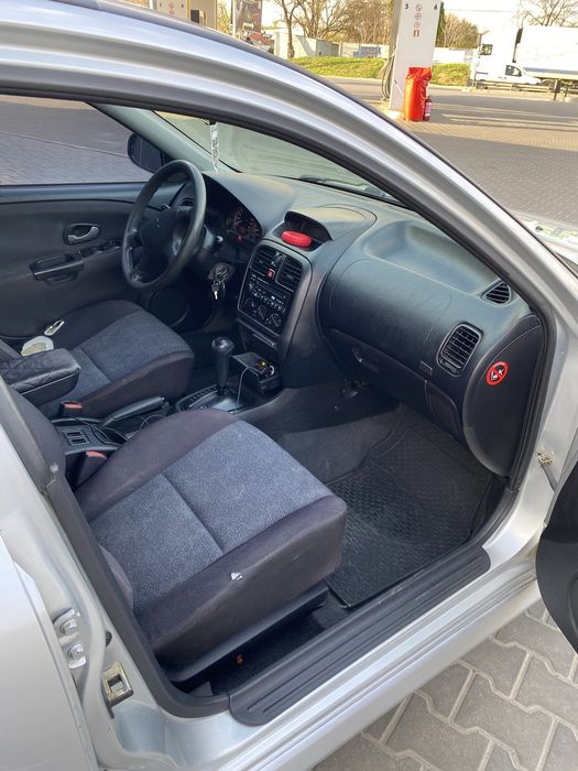 Mitsubishi Carisma