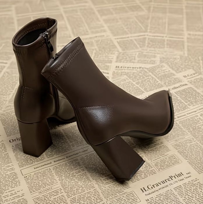 Коричневые ботинки с острым носком, высокий каблук 39 рамер